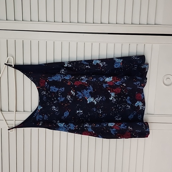 R ESSENTIALS TANK TOP XL - Picture 2 of 4